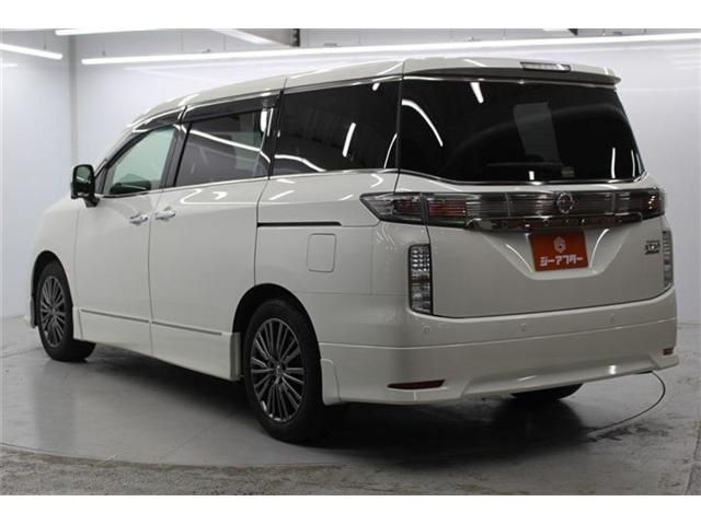 NISSAN ELGRAND 2016 Image 31