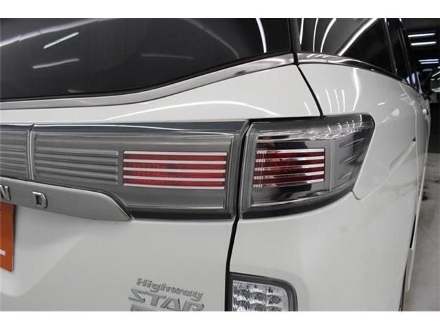NISSAN ELGRAND 2016 Image 31