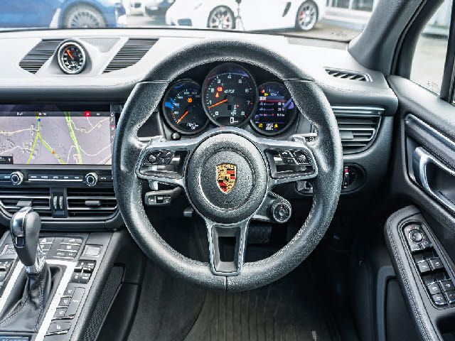 PORSCHE MACAN 2020 Image 31