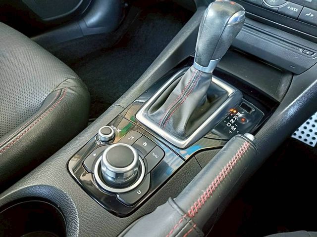 MAZDA AXELA SEDAN 2016 Image 31