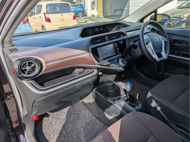 TOYOTA AQUA 2015 Image 31