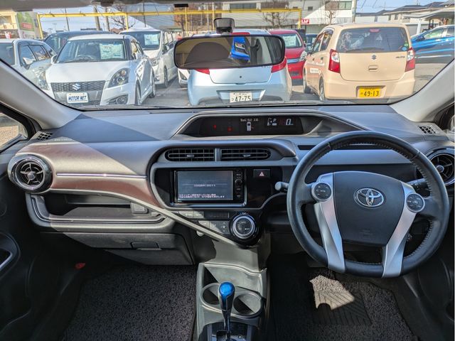 TOYOTA AQUA 2015 Image 31