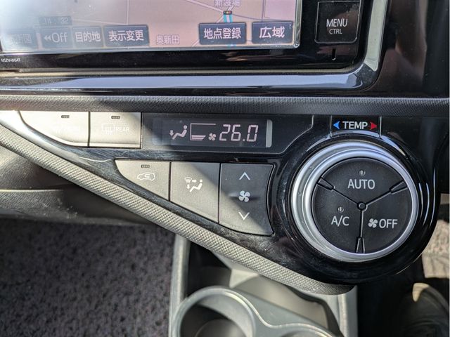 TOYOTA AQUA 2015 Image 31