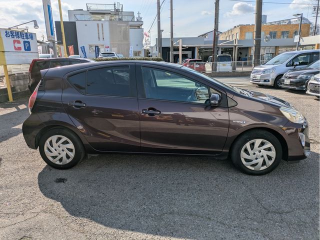 TOYOTA AQUA 2015 Image 31