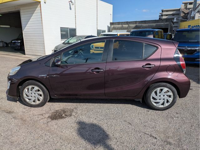 TOYOTA AQUA 2015 Image 31