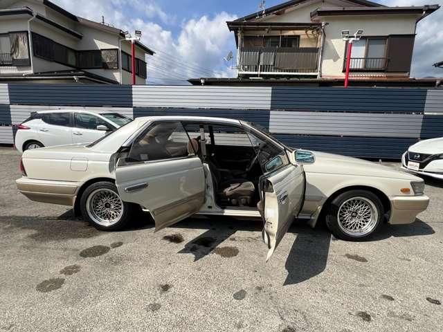 NISSAN LAUREL 1991 Image 31