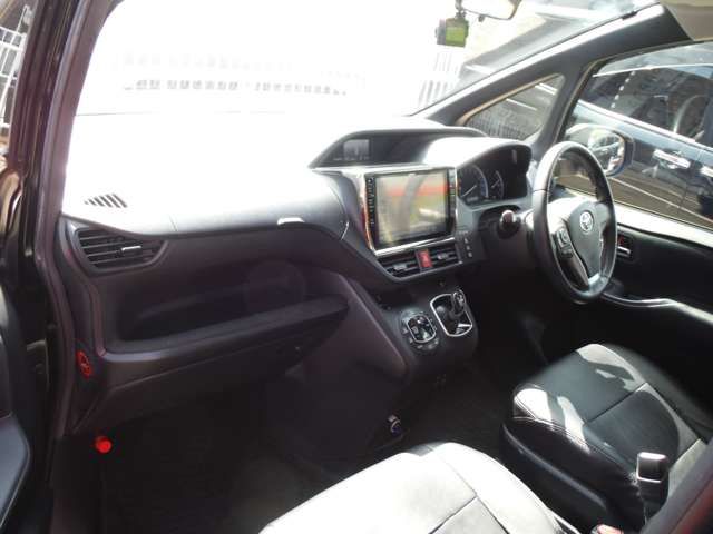 TOYOTA VOXY HYBRID 4WD 2014 Image 31