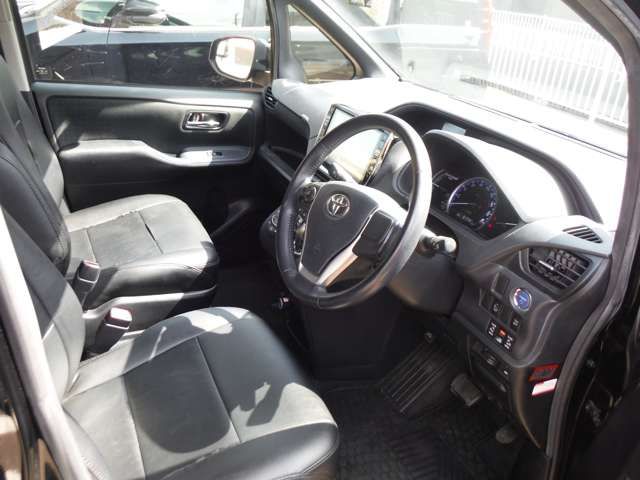 TOYOTA VOXY HYBRID 4WD 2014 Image 31