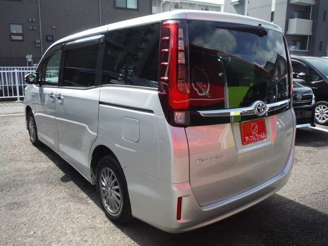 TOYOTA ESQUIRE HYBRID 2017 Image 31