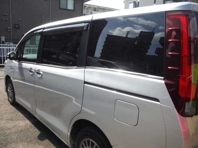 TOYOTA ESQUIRE HYBRID 2017 Image 31