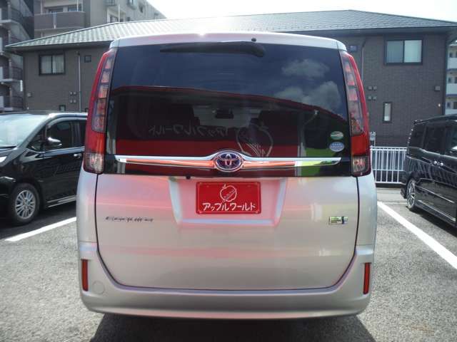 TOYOTA ESQUIRE HYBRID 2017 Image 31