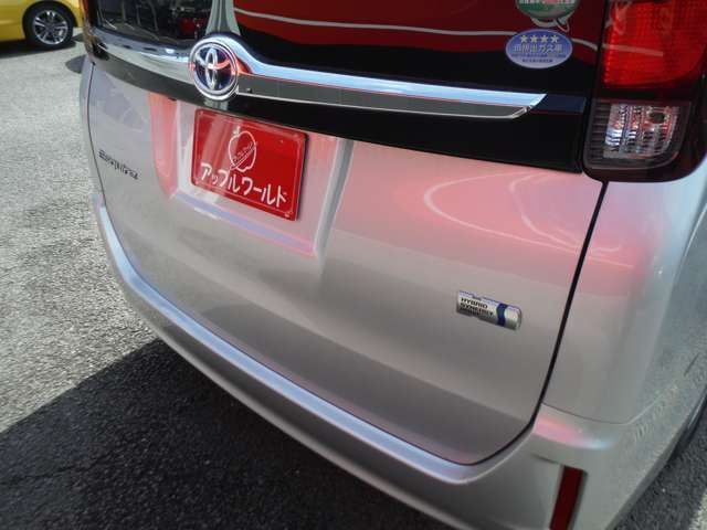 TOYOTA ESQUIRE HYBRID 2017 Image 31