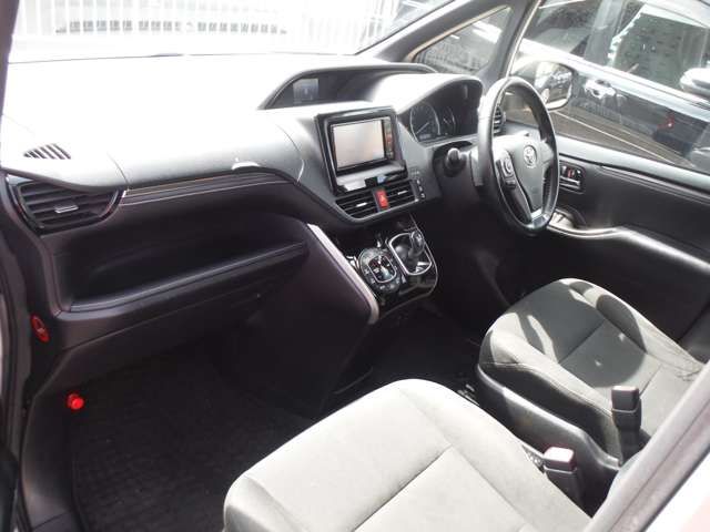 TOYOTA ESQUIRE HYBRID 2017 Image 31