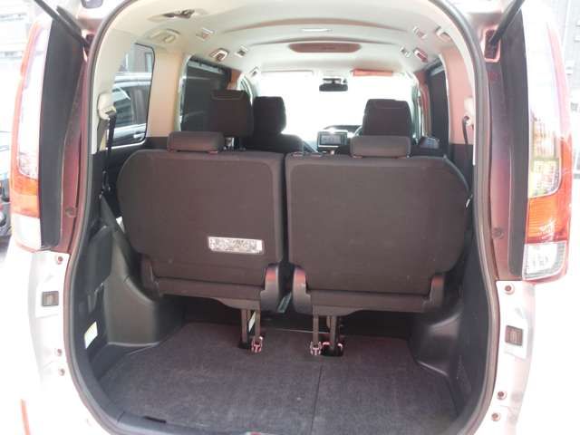 TOYOTA ESQUIRE HYBRID 2017 Image 31