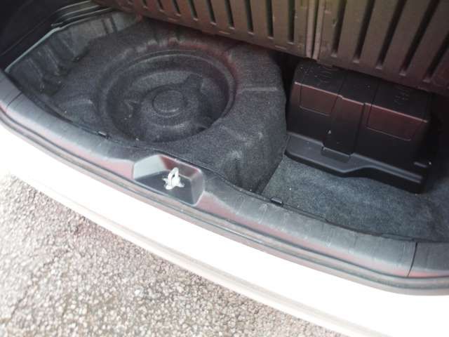 TOYOTA ESQUIRE HYBRID 2017 Image 31