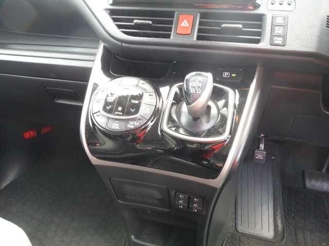 TOYOTA ESQUIRE HYBRID 2017 Image 31