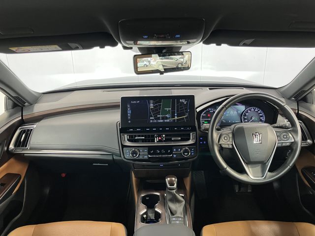 TOYOTA CROWN SEDAN HYBRID 2022 Image 31