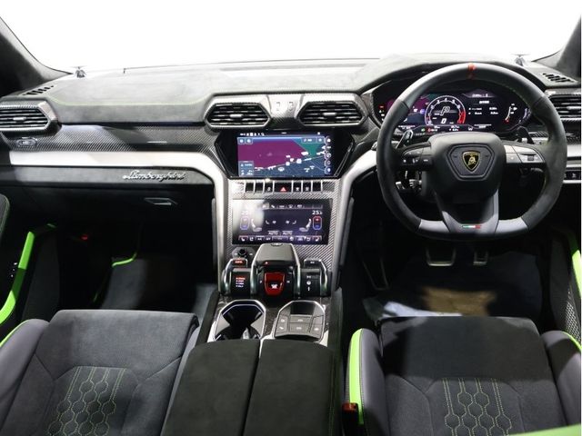 LAMBORGHINI URUS 2024 Image 31