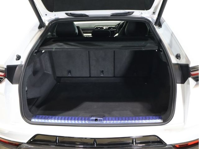 LAMBORGHINI URUS 2024 Image 31