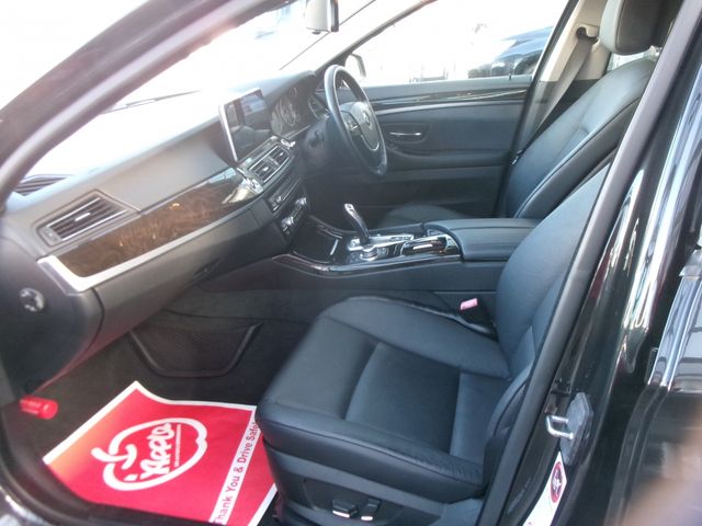 BMW 5SERIES SEDAN 2010 Image 31