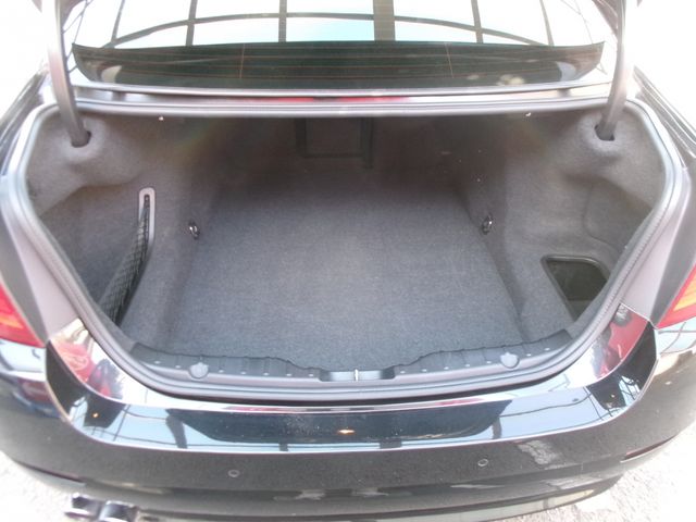 BMW 5SERIES SEDAN 2010 Image 31