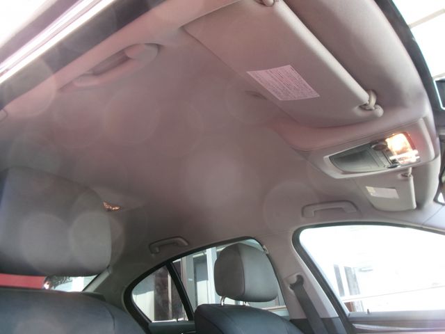 BMW 5SERIES SEDAN 2010 Image 31