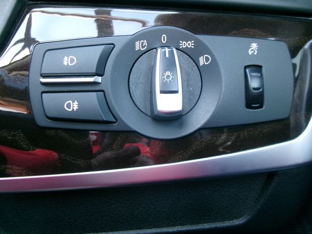 BMW 5SERIES SEDAN 2010 Image 31