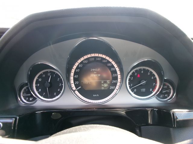 MERCEDES BENZ E CLAS 2011 Image 31