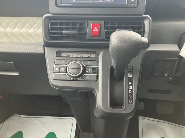 DAIHATSU TANTO 4WD 2021 Image 31