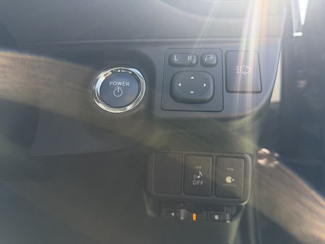 TOYOTA AQUA 2014 Image 31