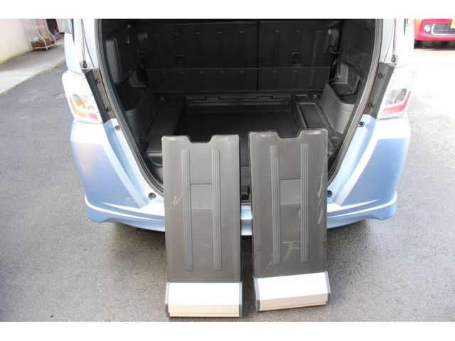 HONDA FREED SPIKE HYBRID 2012 Image 31