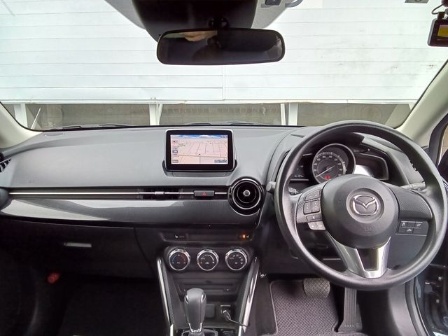 MAZDA DEMIO 2016 Image 31