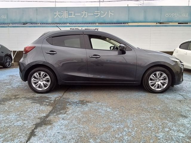 MAZDA DEMIO 2016 Image 31