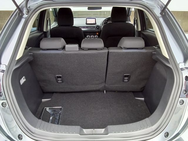 MAZDA DEMIO 2016 Image 31