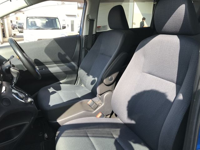 TOYOTA SIENTA HYBRID 2018 Image 31