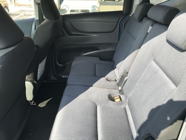 TOYOTA SIENTA HYBRID 2018 Image 31