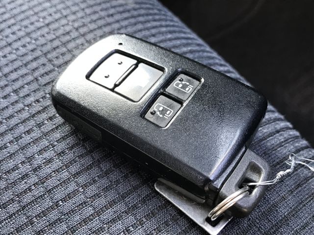 TOYOTA SIENTA HYBRID 2018 Image 31