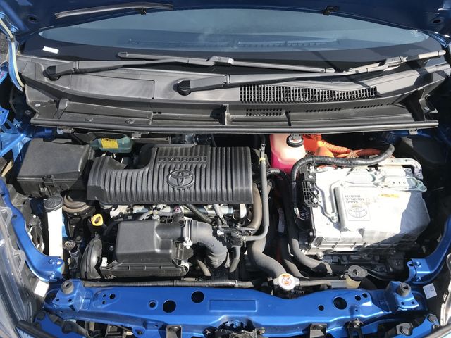 TOYOTA SIENTA HYBRID 2018 Image 31