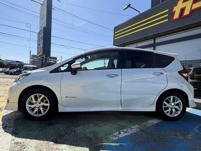 NISSAN NOTE 2017 Image 31