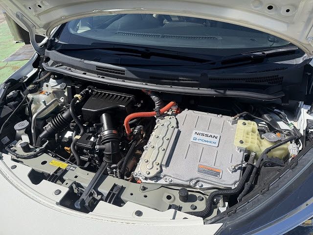 NISSAN NOTE 2017 Image 31