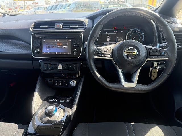 NISSAN LEAF 2017 Image 31