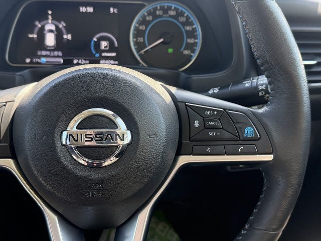 NISSAN LEAF 2017 Image 31