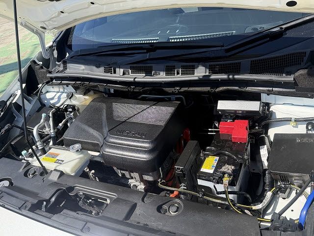 NISSAN LEAF 2017 Image 31