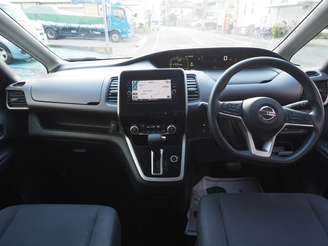 NISSAN SERENA  S-HYBRID 2017 Image 31