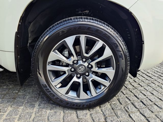 TOYOTA LANDCRUISER PRADO 2024 Image 31