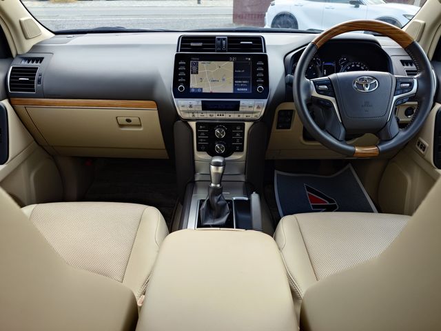 TOYOTA LANDCRUISER PRADO 2024 Image 31