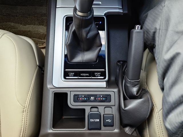 TOYOTA LANDCRUISER PRADO 2024 Image 31