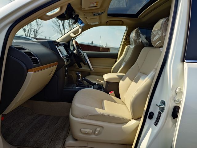 TOYOTA LANDCRUISER PRADO 2024 Image 31