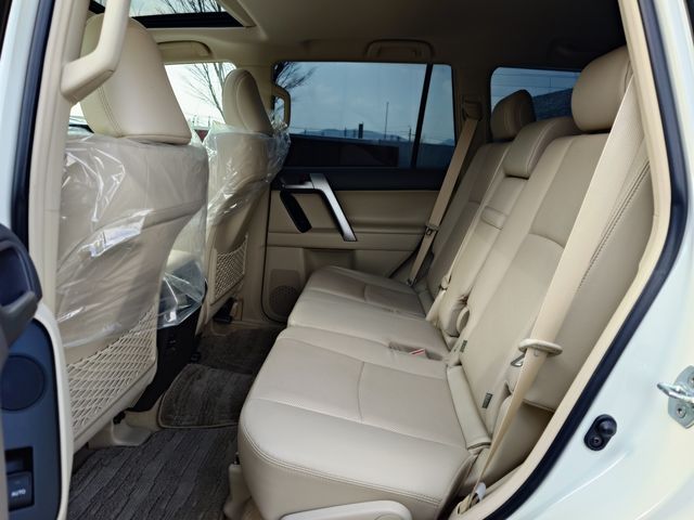 TOYOTA LANDCRUISER PRADO 2024 Image 31