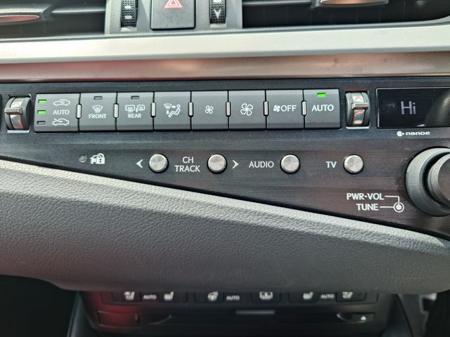 TOYOTA LEXUS ES300H 2019 Image 31